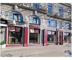 Сдам в аренду помещение 287м2, пл. Конституции 1.